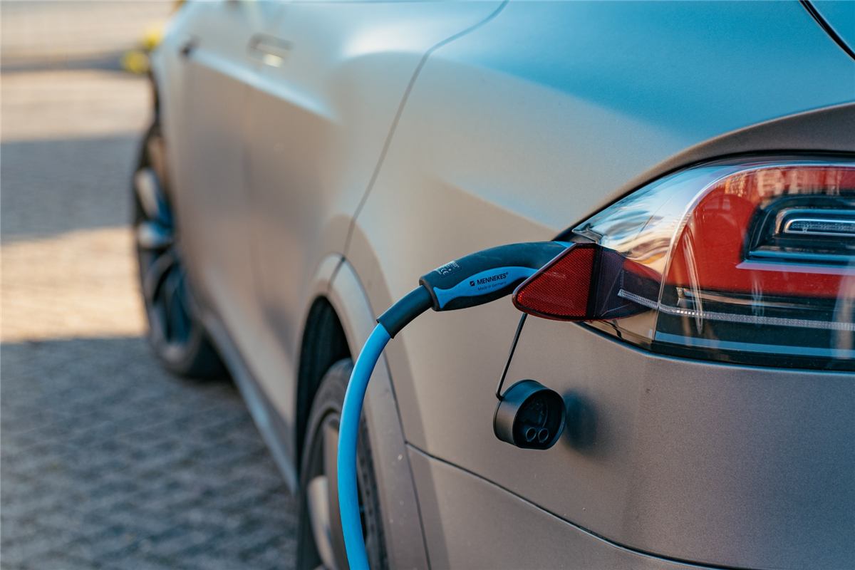 Nabíjení elektromobilu z nabíjecí stanice