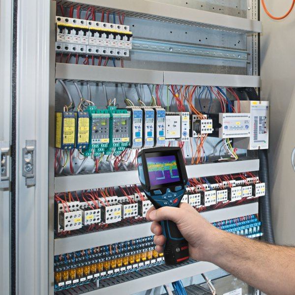 Revize elektroinstalace – kontrola rozvaděče termokamerou